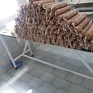 Producao De Salame3 — produção artesanal Lá da Roça